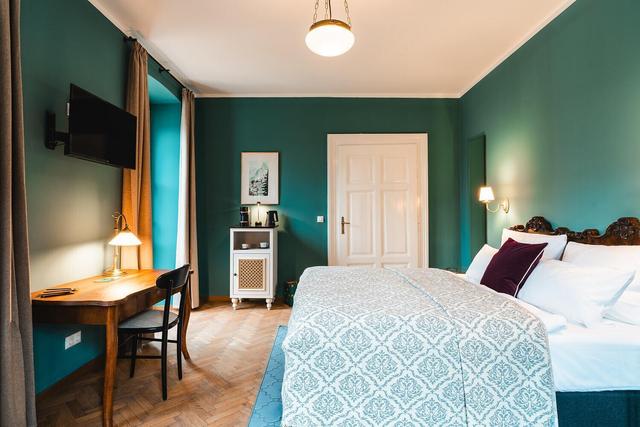 Hotel Henri Country House