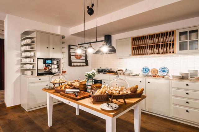 Hotel Henri Country House