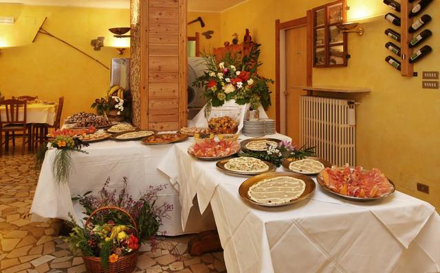 Hotel Holiday Debili