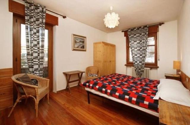 Hotel & Bar Derby