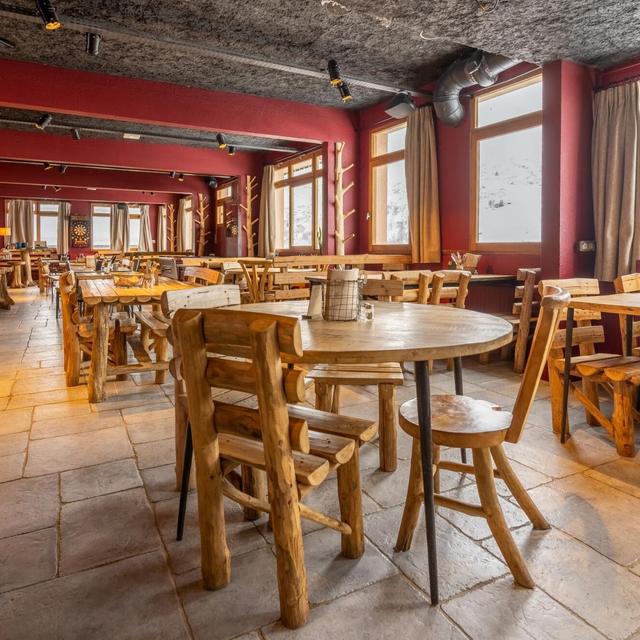 Alpeen Hotel