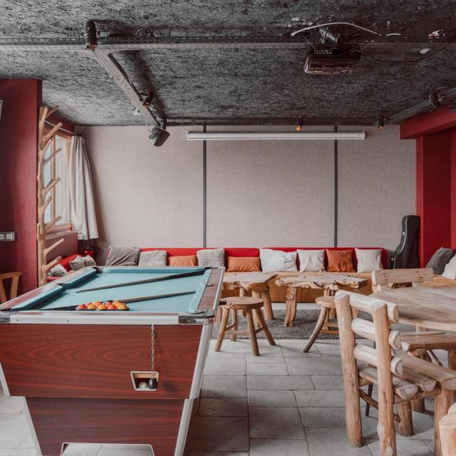 Alpeen Hotel