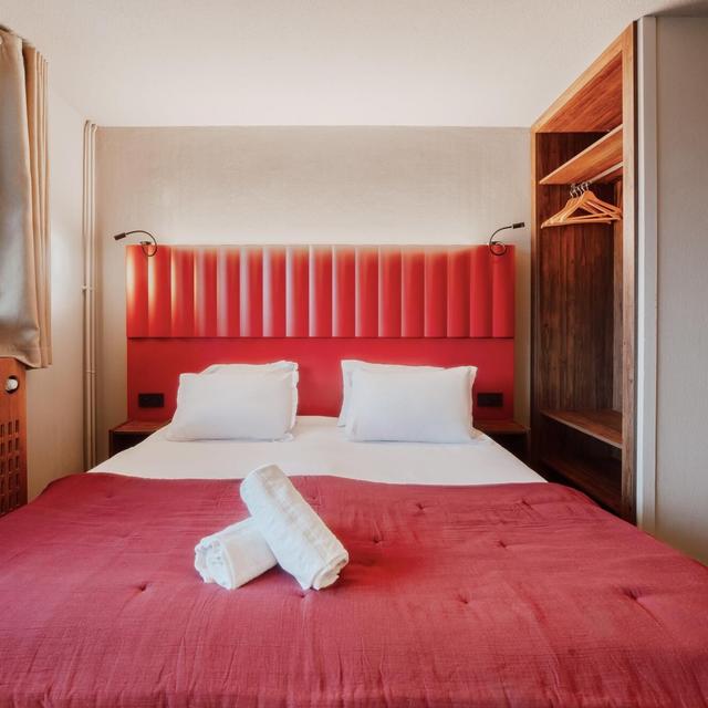 Alpeen Hotel