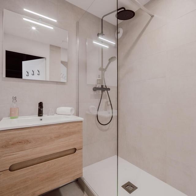 Alpeen Hotel