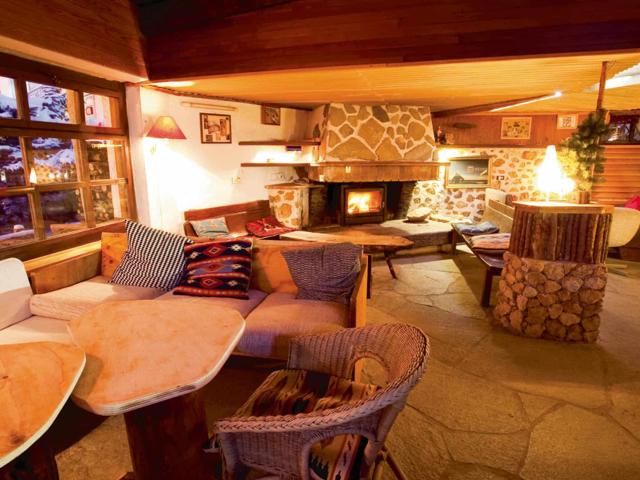 Hotel & Bar Derby